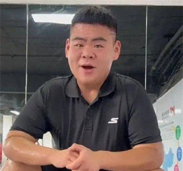 "中国首胖"王浩楠,为爱暴瘦480斤成名后却选择离婚,网友飘了_王浩南