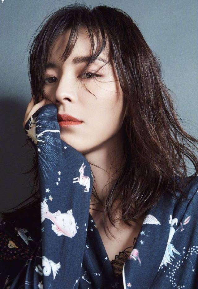 张静初只是换了款发型,气质全无秒变成土大妈,是换了发型师吗_造型_齐