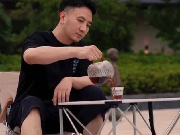 林生斌相貌堂堂,还有几个优点,朱小贞爱上他的确是合情合理的_女人