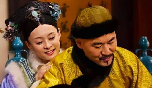 甄嬛传雍正帝驾崩前,摸到甄嬛的头饰,为何失望地把手放下来?