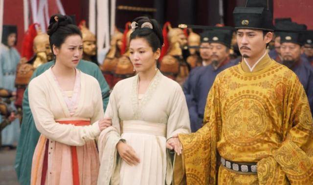 类型的角色,比如与刘涛合作的古装历史剧《大宋宫词》中便饰演了赵恒