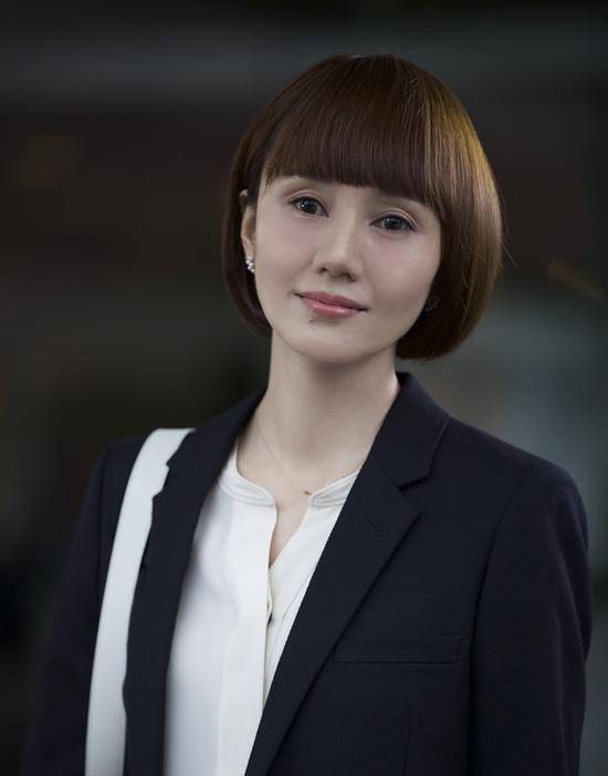 袁泉和陈数剪掉十年长发,四十岁剪这样的波波头短发,减龄又时髦_造型