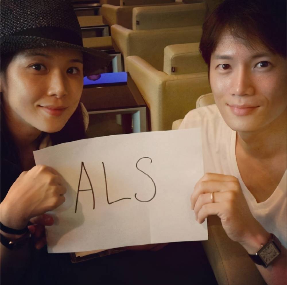 坚决不嫁圈内人的她,与大热男星恋爱7年,如今成圈中最幸福人妻_李宝英