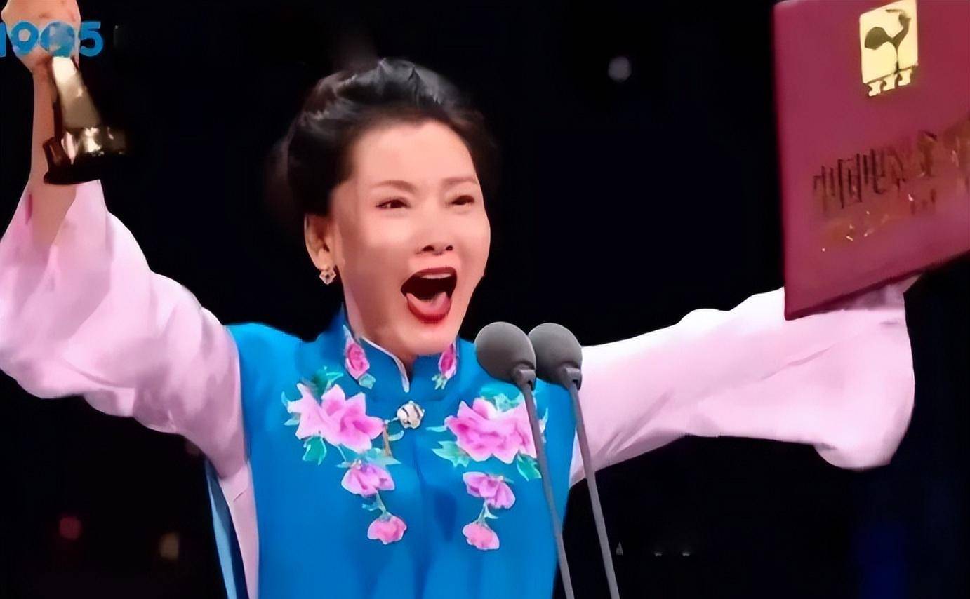 这一夜,何赛飞力压闫妮,殷桃,狠狠给好演员争了一口气_观众_颜妮_演技