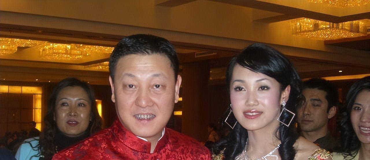 蒙古之花王燕:嫁给大16岁的韩磊,婚后生儿女双全,羡煞旁人_生活_音乐