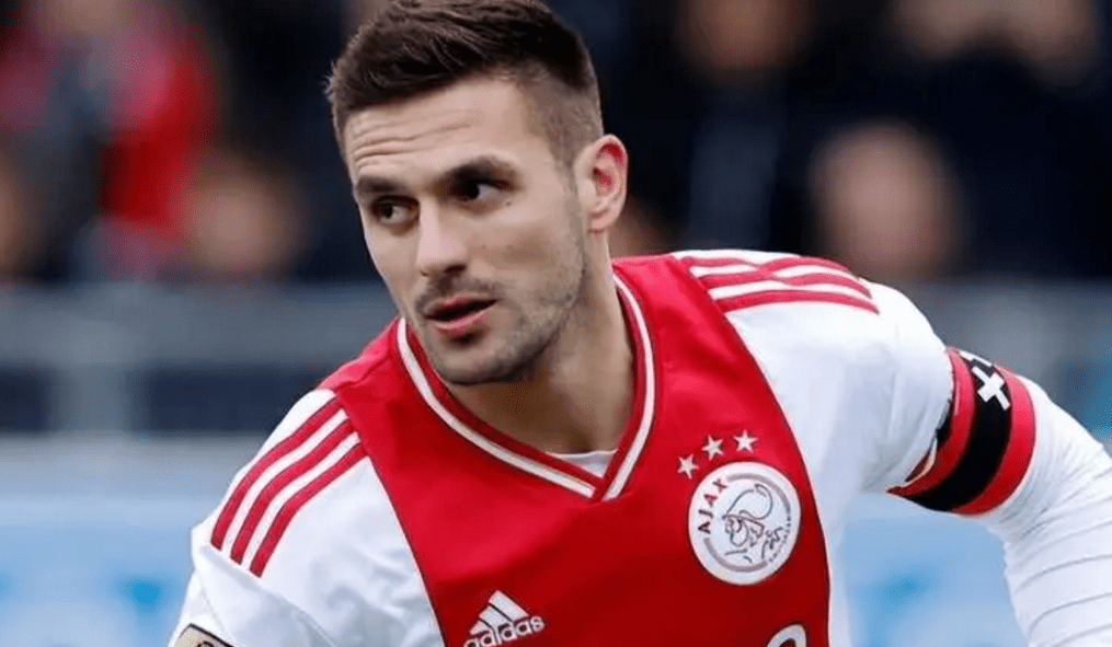 大马丁·雅辛是阿斯顿维拉历史上最伟大的门将之一_tifo_球迷_传奇