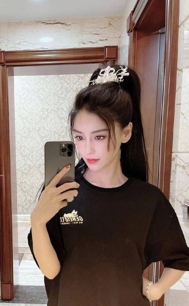 《奔跑吧》阵容官宣,蔡徐坤上演怼脸杀,我却被黄旭熙素颜惊到_视频