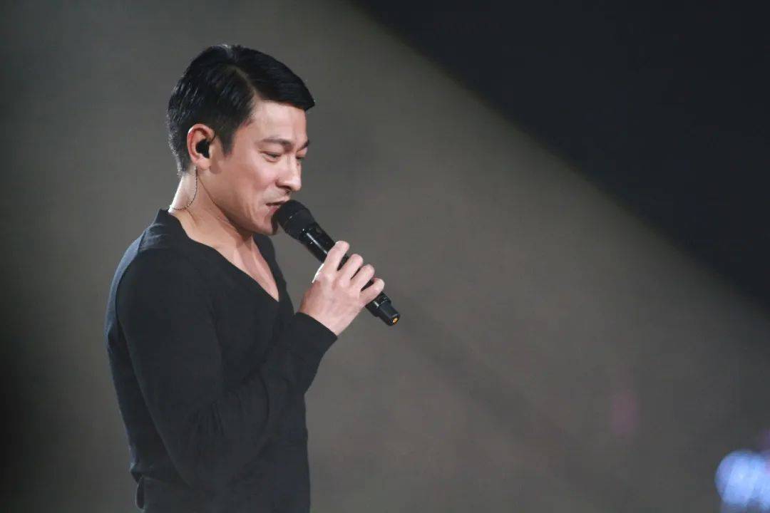 刘德华个人演唱会官宣!13年后成都再开唱_音乐_歌迷_歌声