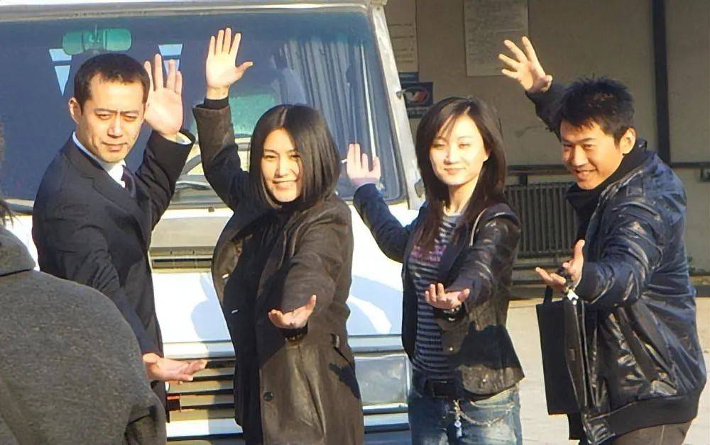 (左起:刘钧,王茜,潘艺心,肖聪《重案六组》剧照)这样能体现出角色的