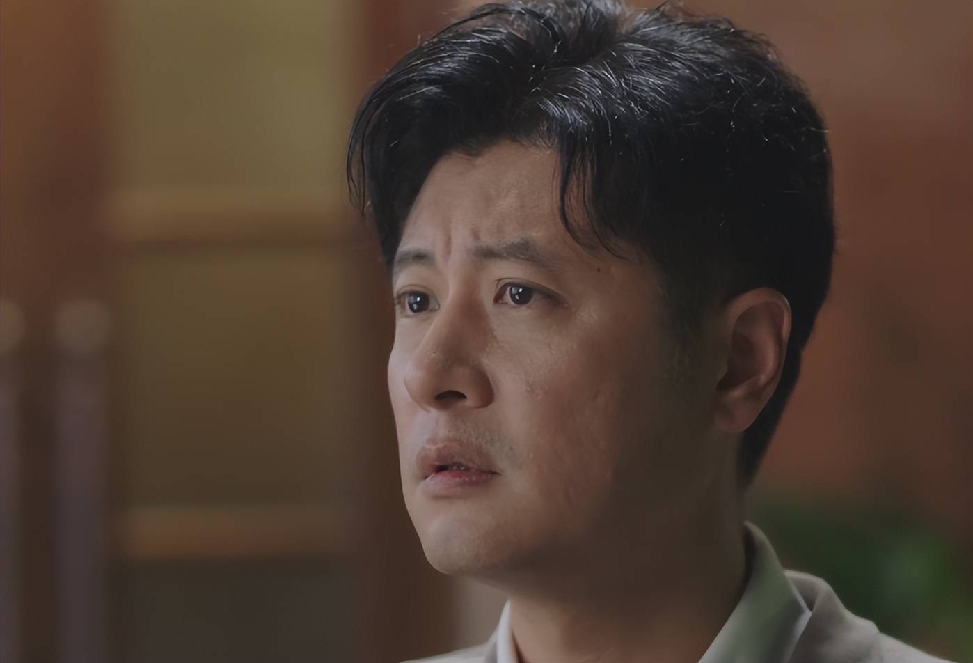 央视反腐剧:顶着公鸡头却要演"省委副书记",谁的审美出了问题_观众