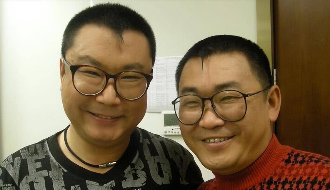 54岁的尹相杰,已经活成了一个"笑话"_于文华_儿子_父母