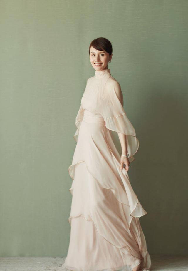 不老女神"袁泉"变短发瞬间年轻20岁,我剪老20岁,短发真难驾驭_造型_美