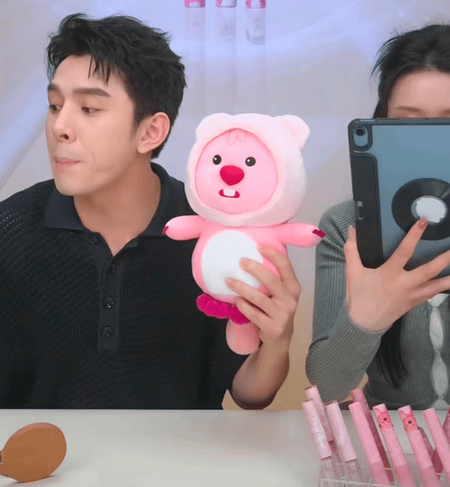 年轻人的顶流"新欢",让迪士尼一夜失宠_loopy_表情_周边