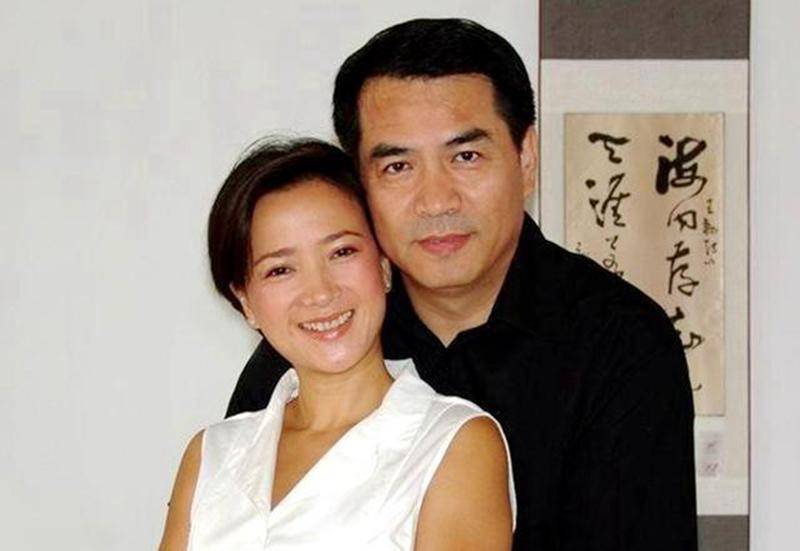 著名演员廖京生何晴,相差9岁因戏生情,但结婚十多年却并未生育_影视剧