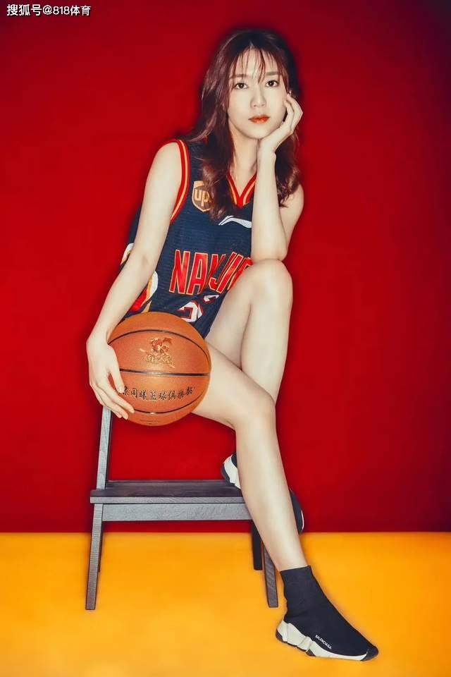 同曦老板娘被集团发公告剥夺身份,老公陈曦愤而辞去一切职务_杨晨歆