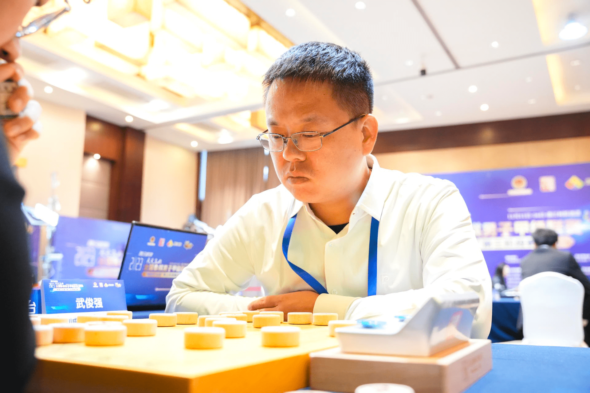 四川成都懿锦金弈队武俊强本轮,深圳弈川象棋俱乐部队以8比0横扫"卫冕