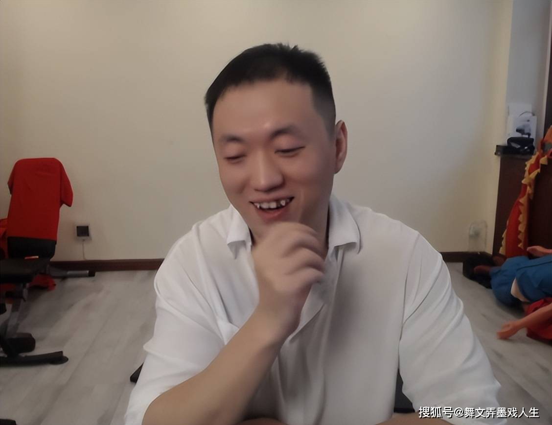 肖鹿也被药水哥的歌声创飞了,俊哥想搞纯爱就这么难?