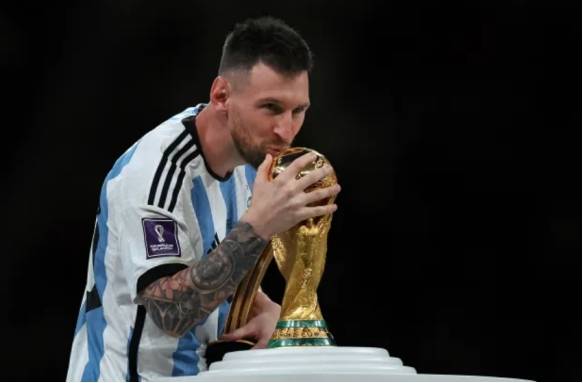 有史以来赢得奖杯最多的十大球员_荣誉_西班牙_欧冠