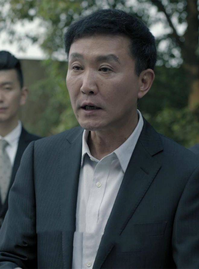 这也是为什么孙连城一直期待当区委书记的原因,而李达康作为市委常委