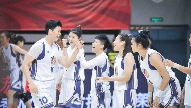 上海女篮获得胜利!