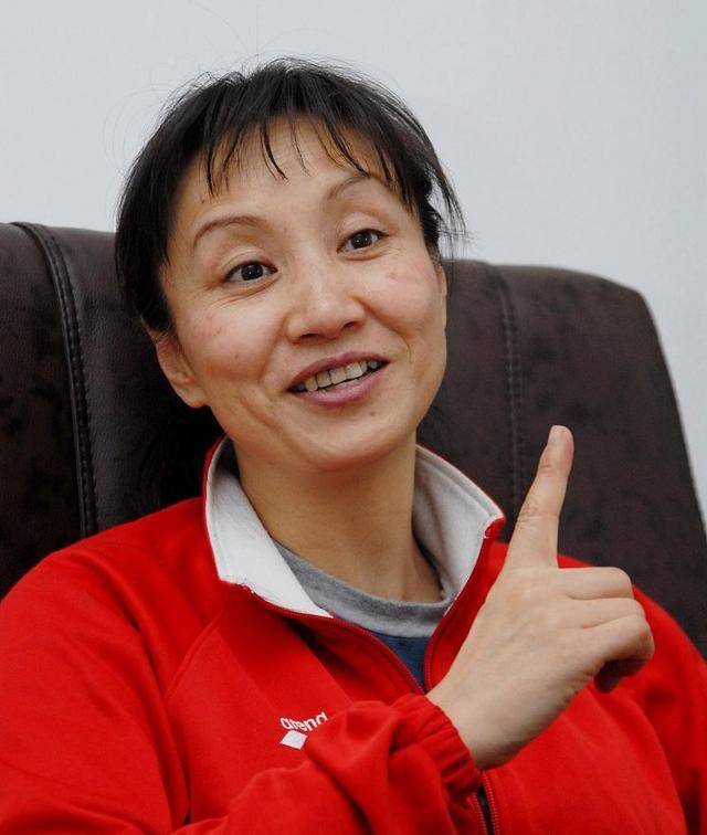 与昔日弟子周继红反目成仇,指其私吞奖金,跳水教母如今报国无门_于芬