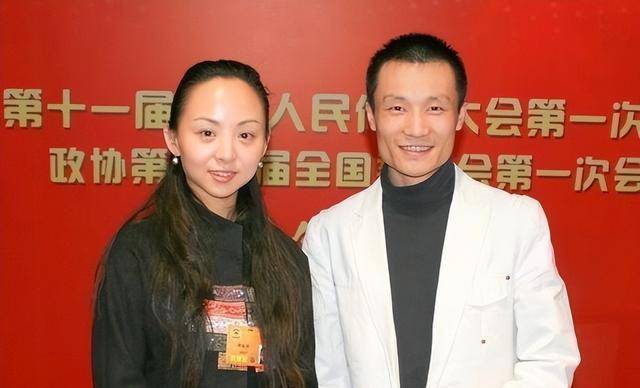 该男子名叫李纯,邰丽华从1995年就认识李纯.