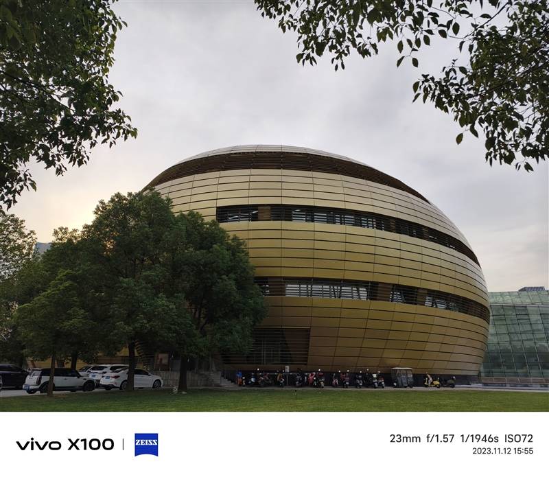 潜望长焦不再是超大杯的特权！vivo X100评测：最具性价比的标准版影像旗舰(图19)