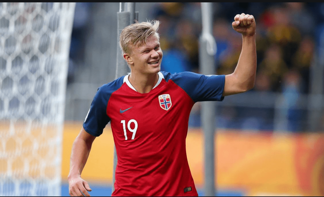 挪威球星哈兰德在球场上无疑是对方防守球员的噩梦_对手_进攻_速度