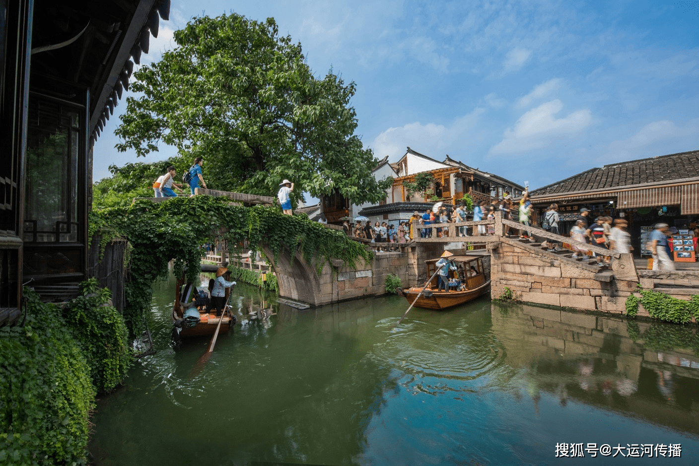 1998年周庄镇古镇保护规划获全国一等奖,2001年周庄被联合国教科文