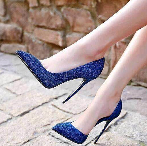 尖尖细高跟,勾勒出柔美的脚部曲线,更能衬出修长美腿!_气质_款式_时尚