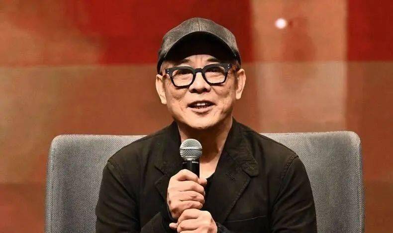 60岁李连杰近照苍老认不出,晚年被病痛折磨,身家亿万定居国外_中国