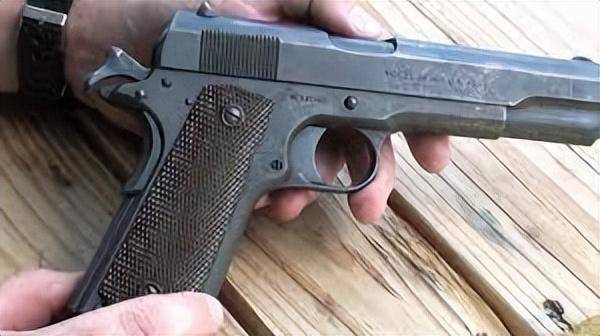 黄石公园鲁格黑鹰杠杆式枪仍然是牛仔的选择.