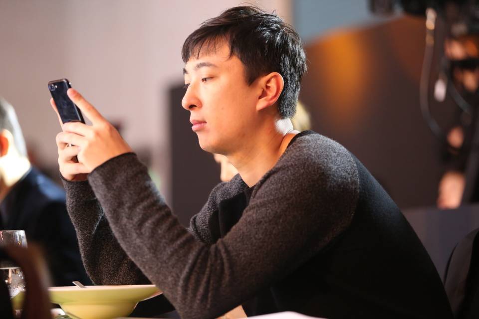 在2018年,王思聪和焦可然就被拍到一起吃饭,并且被怀疑是否正在恋爱.