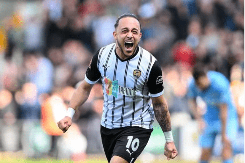 的"千载难逢"的冲突之前在温布利的非凡记_比赛_乔迪·琼斯_球员