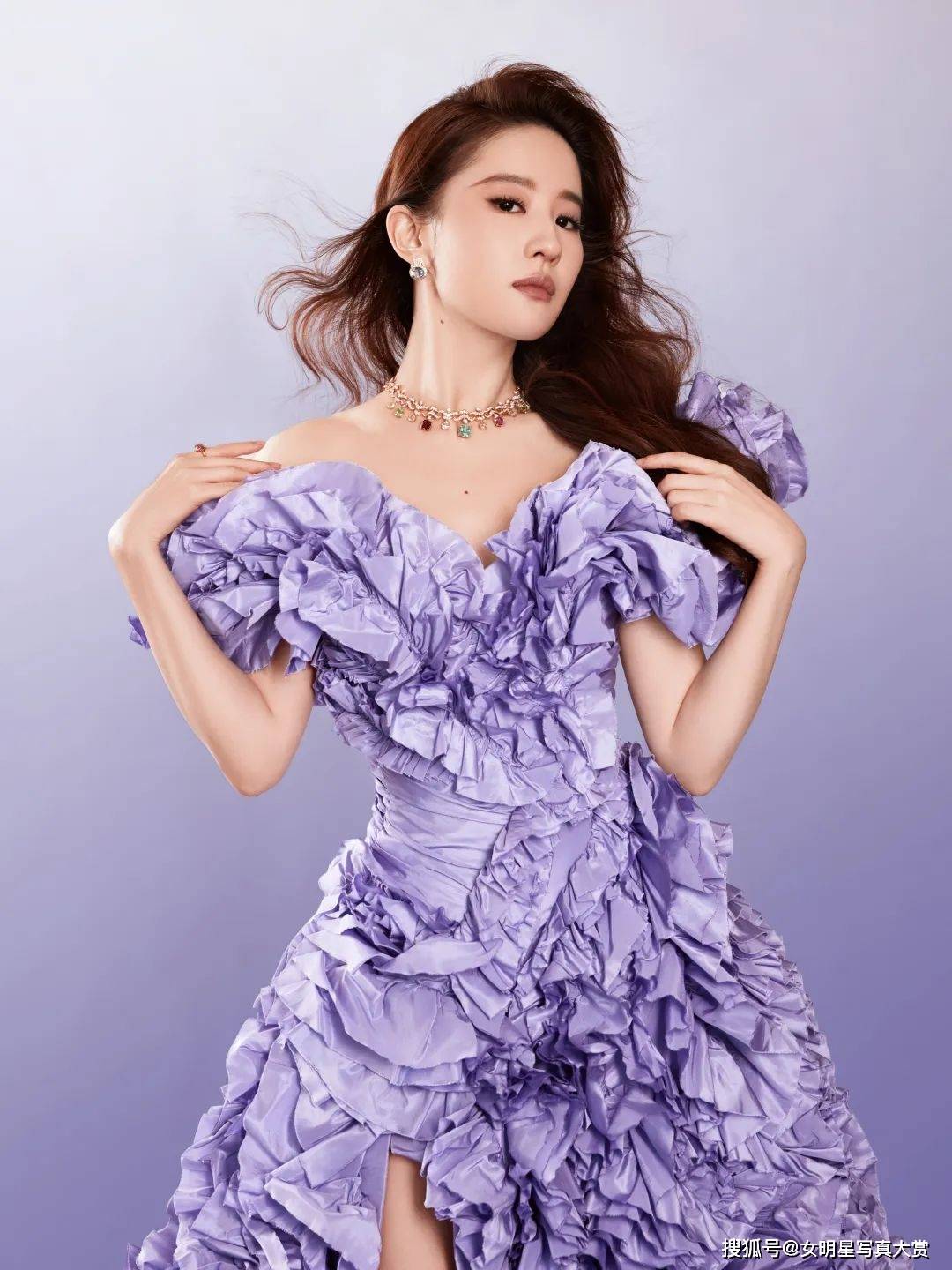【刘亦菲性感写真美图】紫罗兰色礼裙,优雅浪漫,《星愿》首映礼