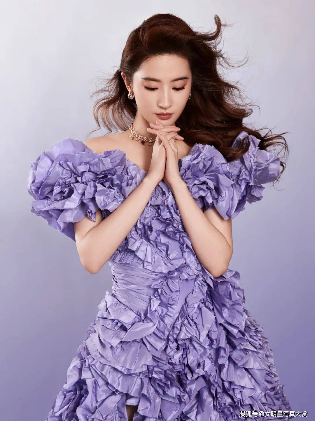 【刘亦菲性感写真美图】紫罗兰色礼裙,优雅浪漫,《星愿》首映礼