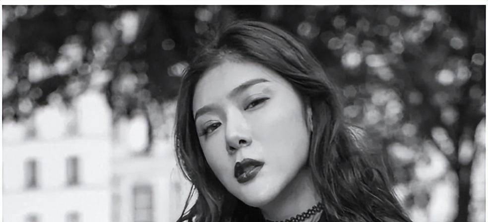 林丹抛下谢杏芳,让李泽楷不顾梁洛施,她长成这样到底有啥魅力_赵雅淇