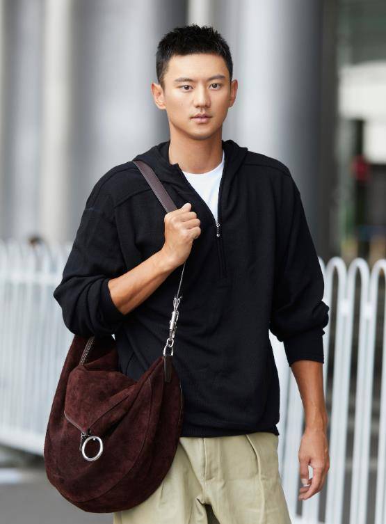 伦敦时装周:全智贤好美,斯坦森霸气,陈坤脸怪,儿子越长越像他_时尚