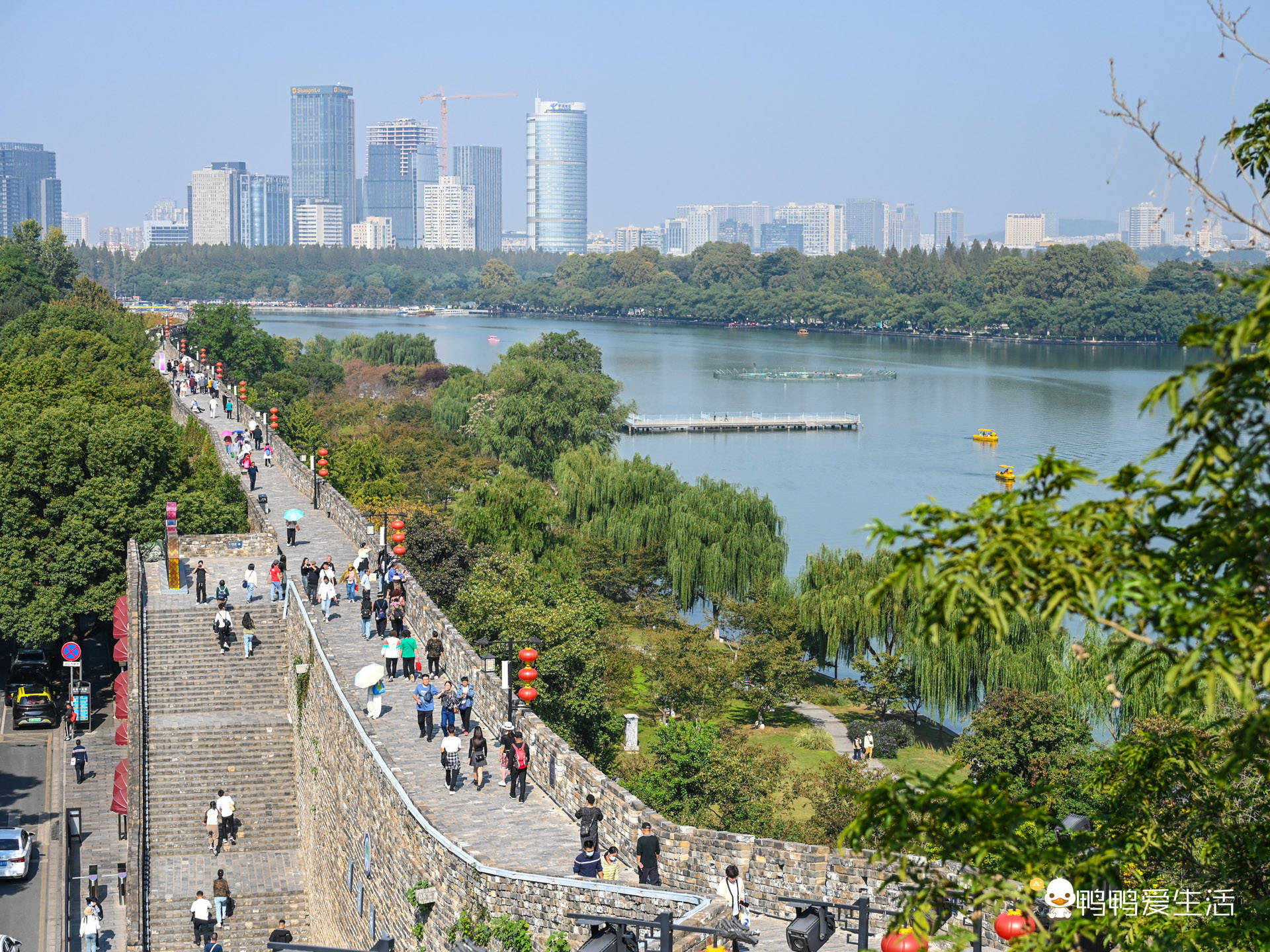 南京赏秋|登世界第一大城墙,看玄武湖波光粼粼,鸡鸣寺梵音缭绕_解放门