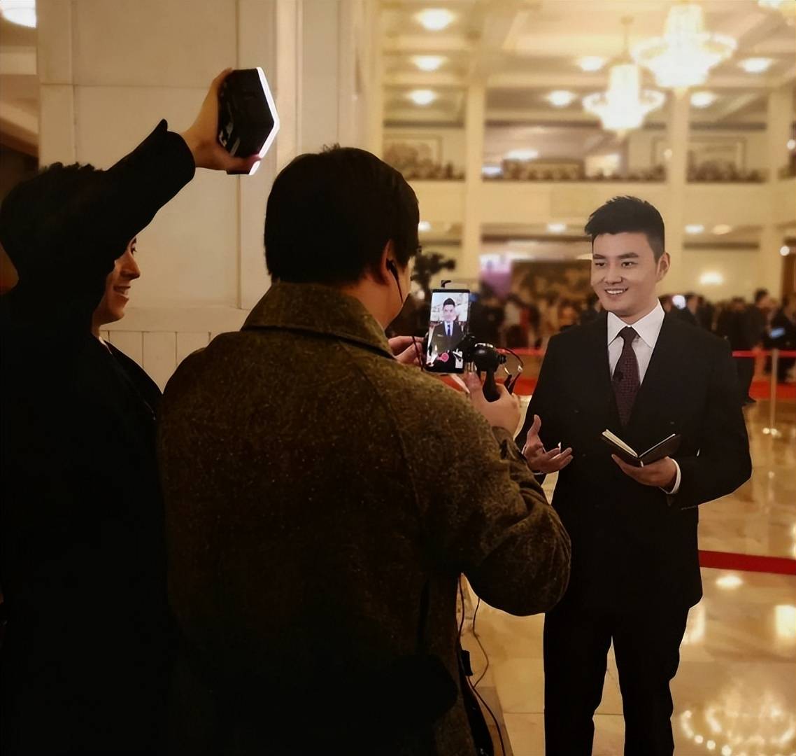 严於信:不再仅仅是播音员,首次以"播音部制片人"头衔接受专访_工作