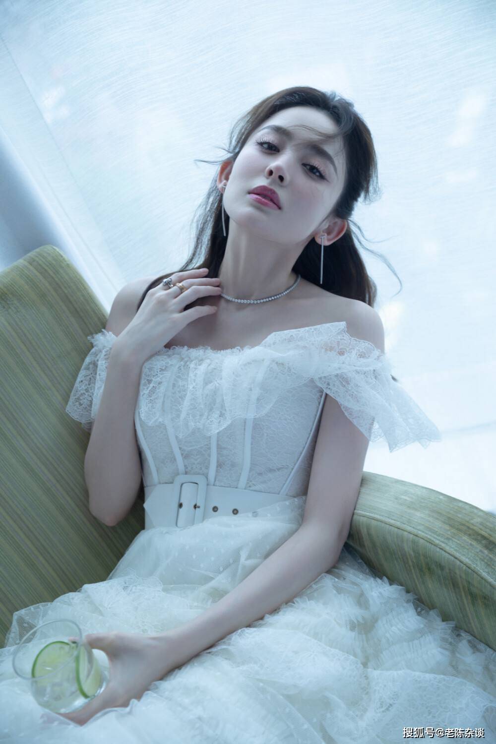 31岁古力娜扎,饱满有料性感迷人啊!_观众_角色_成为了