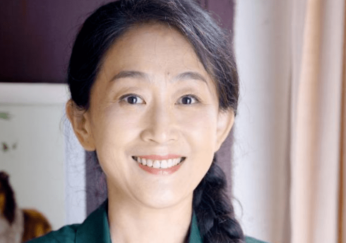 "人间异类"陈瑾:20年不吃米饭,和哥哥约好不结婚不生育_陈谨_母亲