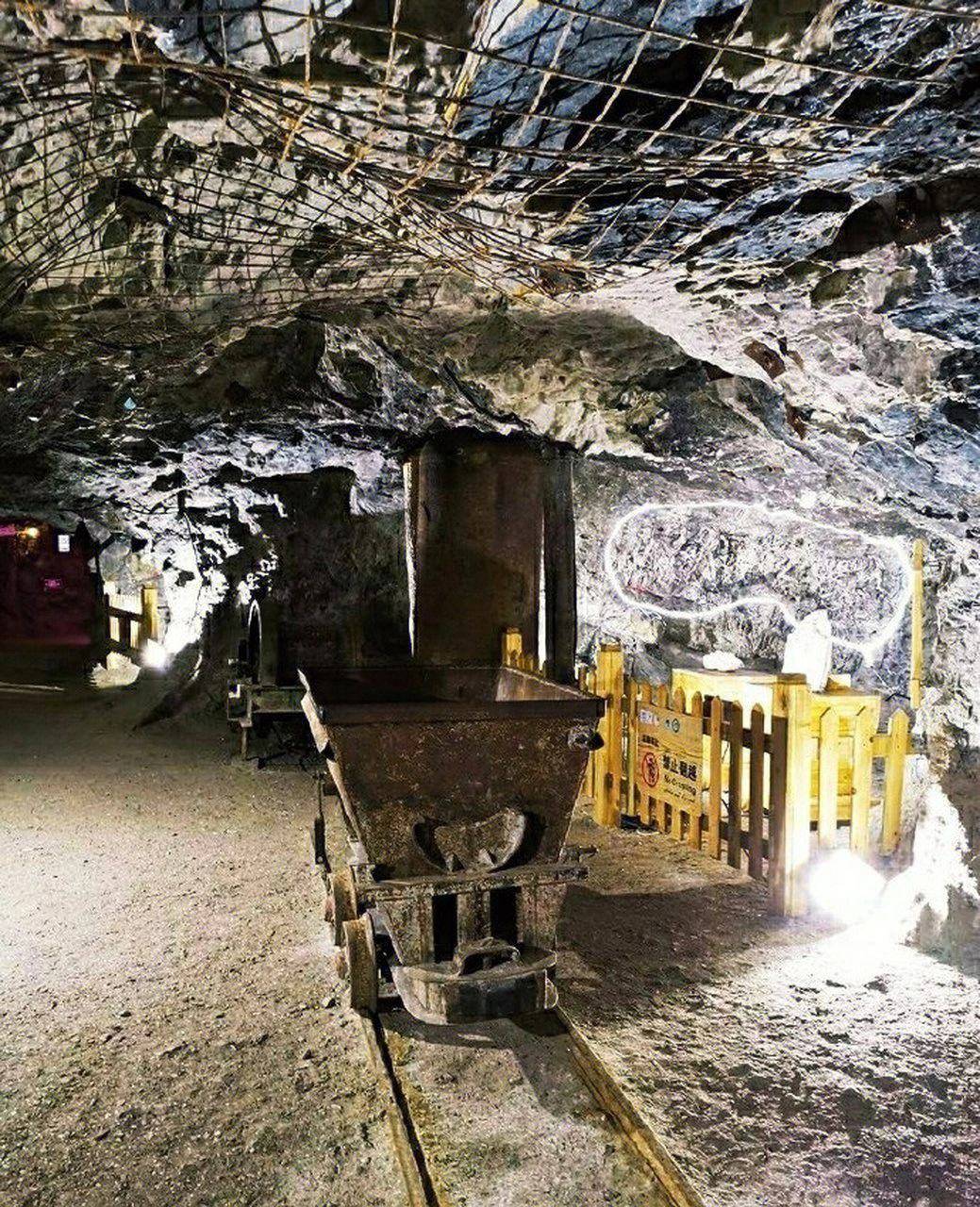 原创
            新疆神秘矿坑，为中国偿还20多亿外债！很多国家连矿渣都想要！