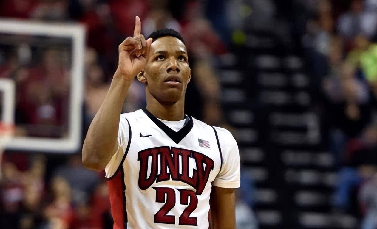 麦考:23岁完成三连冠,为80万离开勇士,如今无球可打_篮球_父亲_猛龙