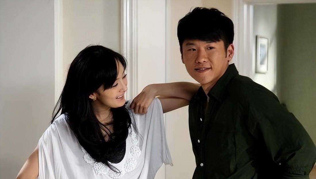 演员王骁:40岁走红,娶平凡妻子生一女,是母亲王馥荔的骄傲_父母_京剧