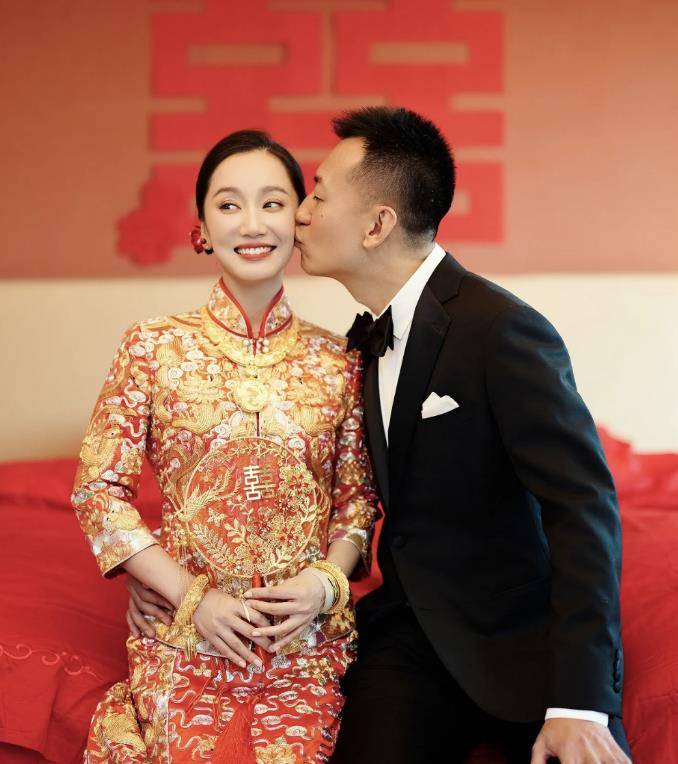 黄晓明,谭松韵等到场祝福,新娘貌美如花_丈夫_婚礼_业内人士