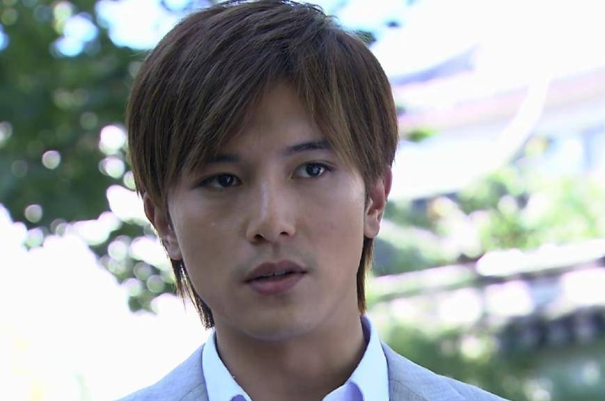 邱泽许玮甯与友人聚餐,肤色差惹眼,结婚2年都忙事业不急于生子_婚礼