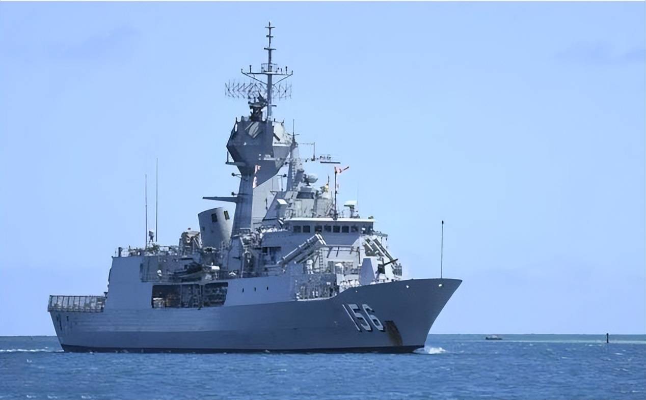 美联社日前报道称,澳大利亚指责中国海军在澳大利亚海军潜水员试图