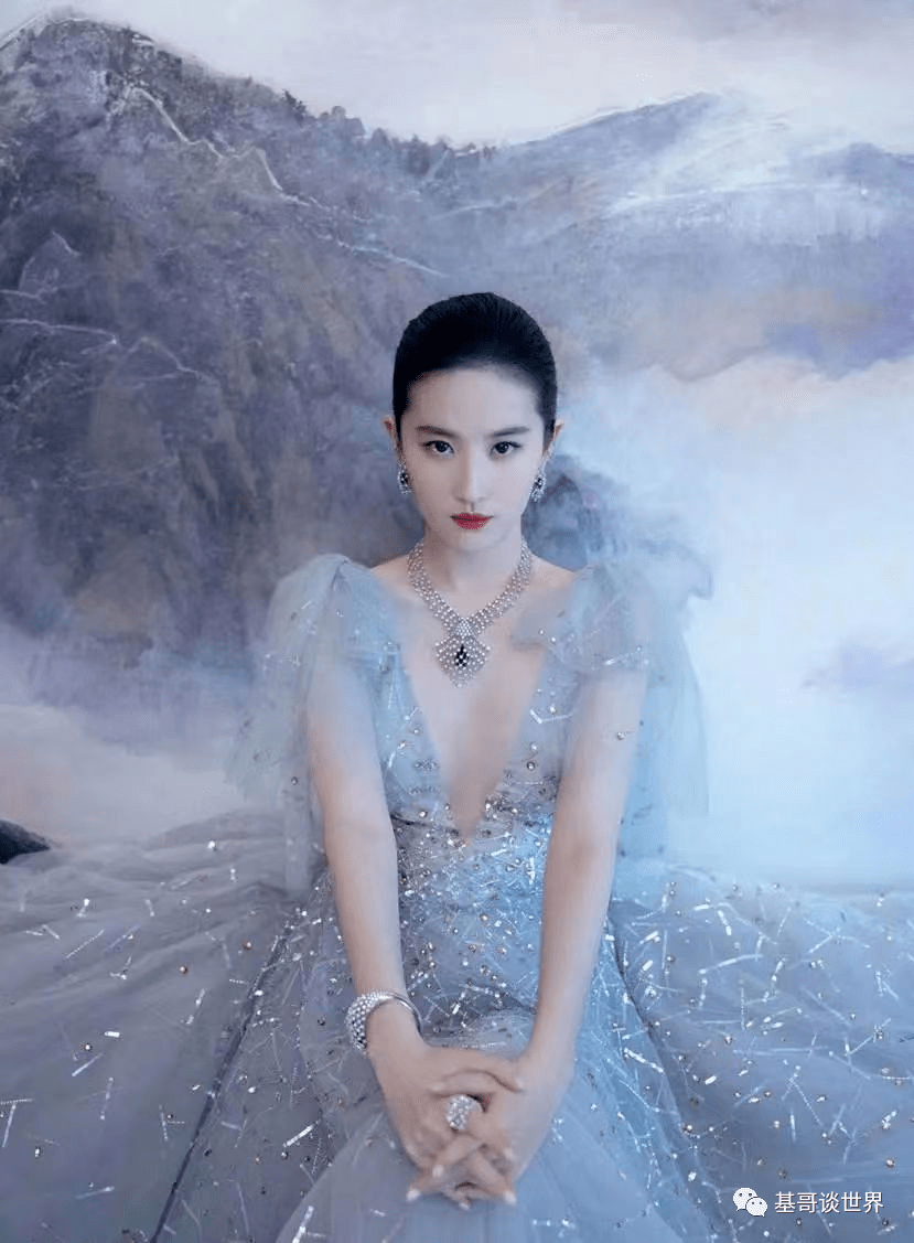 刘亦菲穿露背"肚裙",时尚又清纯,仙女的天花板!_赵灵儿_作品_小龙女