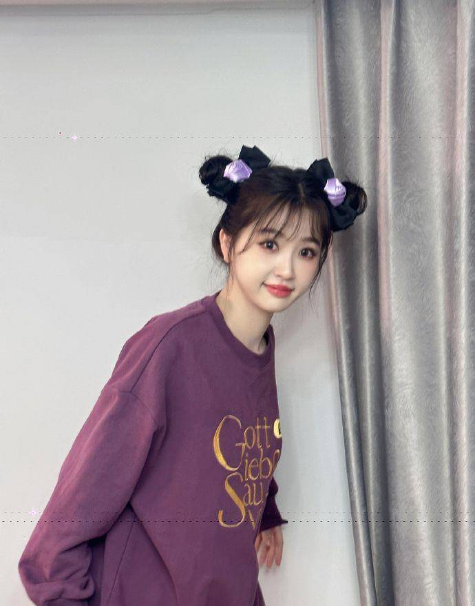 虞书欣近照嘟嘴走幼态风,打扮幼童示弱乞怜,装嫩擦边被嘲很低级_审美